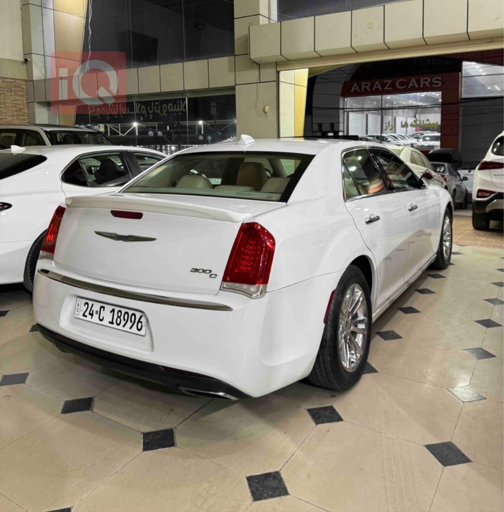 کرایسلەر 300